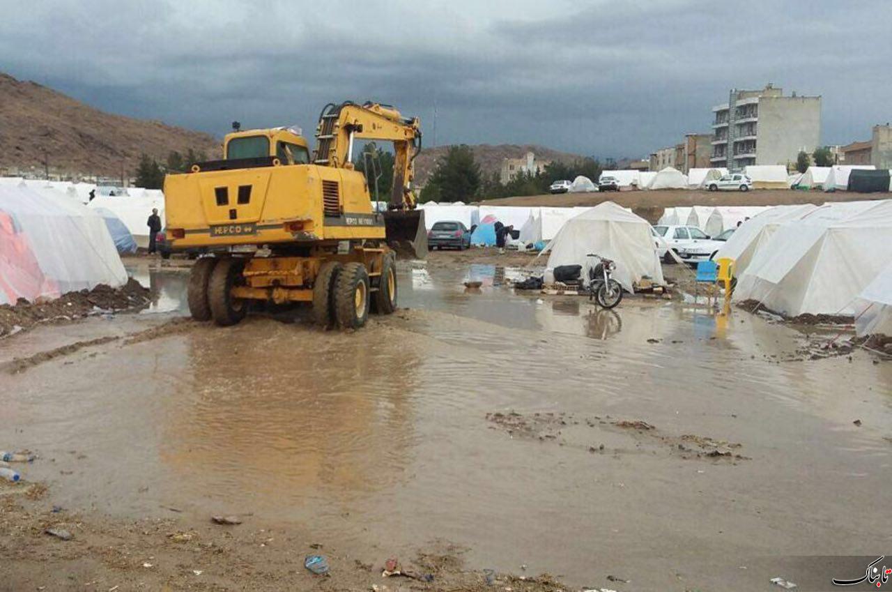 برف و بوران 13 استان کشور را در نوردید/واژگونی اتوبوس ولوو 6 کشته برجای گذاشت/ده ها هزار شهروند در جاده های کشور گرفتار هستند برف و بوران 13 استان کشور را در نوردید/واژگونی اتوبوس ولوو 6 کشته برجای گذاشت/ده ها هزار شهروند در جاده های کشور گرفتار هستند