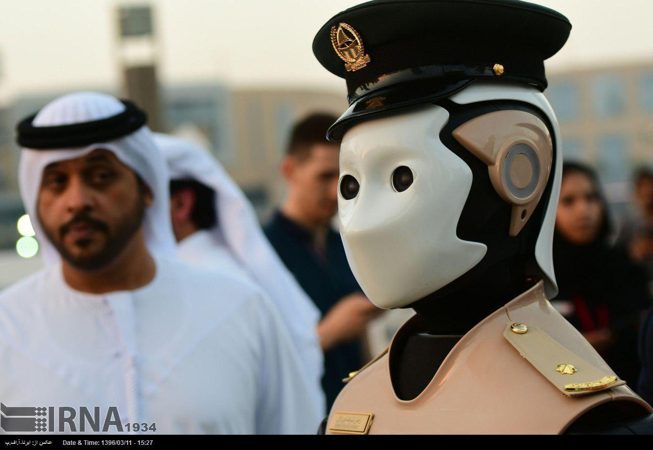 به کارگیری اولین ربات پلیس در خیابان های دبی