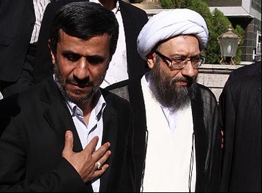 تلاش احمدی‌نژاد برای تبرئه از یک پرونده و آغاز رقابت برای انتخابات 1400