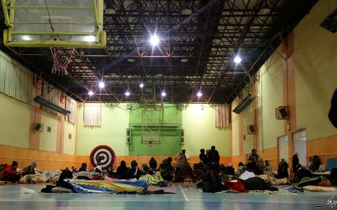 زلزله ۵.۲ ریشتری تهران و کرج را لرزاند/ مردم هراسان روانه خیابان&zwnj;ها شدند/ در مسیرهای منتهی به پمپ بنزین ها ترافیک سنگین است/ آرامش نسبی به تهران بازگشت