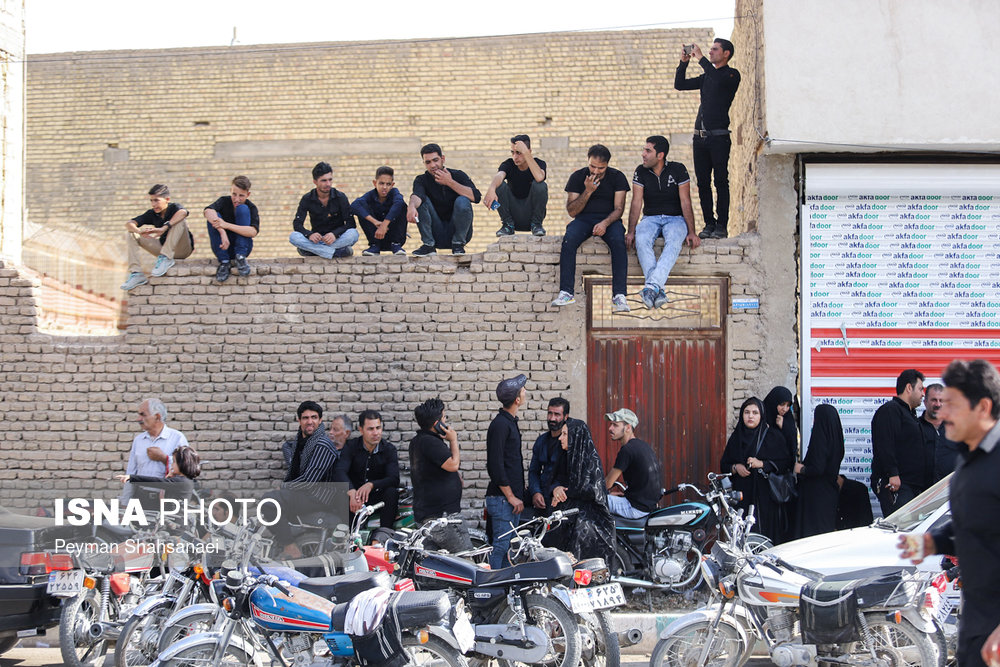 کاروان نمادین کربلا در خمینی شهر - تابناک | TABNAK