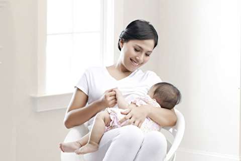 آموزش شیر دادن به نوزاد