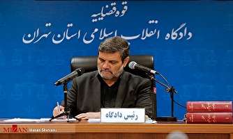 مشروح جلسه محاکمه احمد پاسدار، مدیرعامل یک شرکت واردات موبایل در شعبه 4 دادگاه ویژه/ دریافت ۱۰ میلیون و ۵۲۷ هزار یورو ارز دولتی و تنظیم فاکتور‌های صوری برای گرانفروشی گوشی تلفن همراه