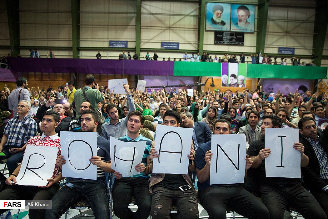 آقای روحانی، شما رئیس دولت هستید؛ نه منتقد آن!/ دولت 210 مدیر بازنشسته دارد، چند جوان جای آنها می‌آیند؟