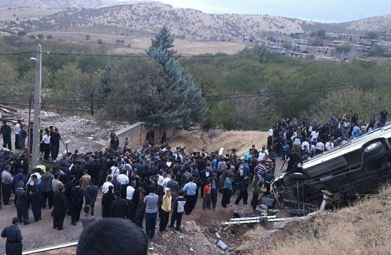 ۲۱مصدوم و ۳کشته در واژگونی مینیبوس درکرمانشاه ۲۱مصدوم و ۳کشته در واژگونی مینیبوس درکرمانشاه