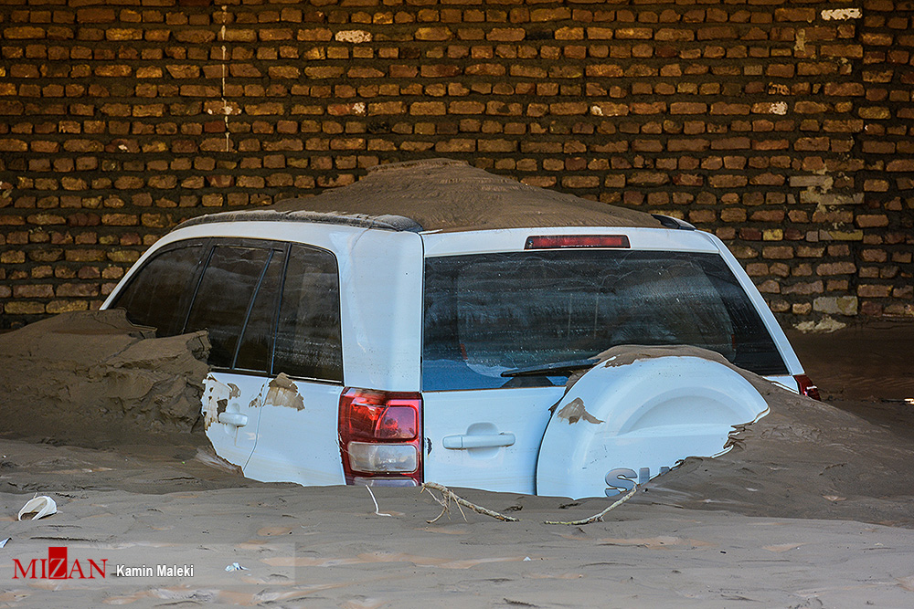 شدت بخشیدن به امداد در پی توصیه&zwnj;های رهبر انقلاب/ سیل لرستان ۱۴ قربانی داشت/ ضرورت تأمین توالت و حمام برای سیل&zwnj;زدگان/ حال معمولان نامساعد است/ آمار جانباختگان سیلاب شیراز به ۲۱ نفر رسید