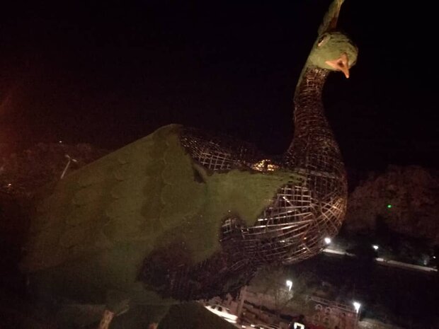  			 				 					طاووس دروازه قرآن شیراز آتش گرفت 				 			 		