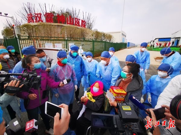 4316- نجات زن ۹۸ ساله چینی از کرونا