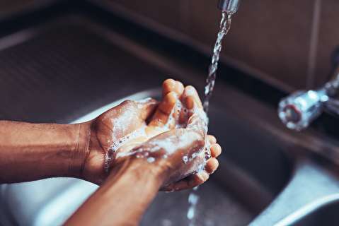 روش صحیح شستن دست‌ها