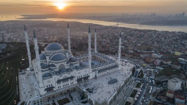 افتتاح بزرگترین مسجد ترکیه با ۶ متاره و ۶۳ هزار نفر گنجایش