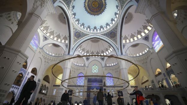 افتتاح بزرگترین مسجد ترکیه با ۶ متاره و ۶۳ هزار نفر گنجایش
