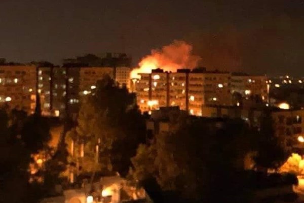  			 				 					آتش‌سوزی گسترده در جنوب دمشق 				 			 		