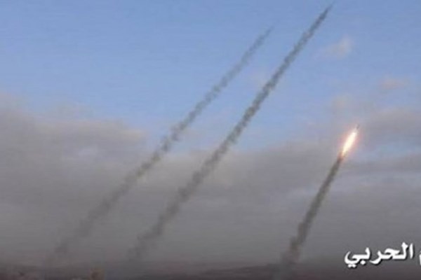 شلیک ۳ موشک توسط یمن و حمله آپاچی‎های سعودی
