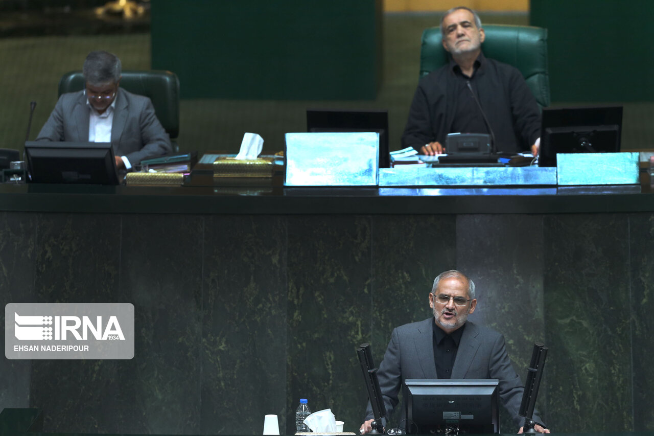 بررسی صلاحیت وزیر پیشنهادی وزارتخانه &laquo;آموزش و پرورش&raquo;/سعیدی(مخالف):آیا می&zwnj;خواهد به سراغ جیب والدین برود؟/بنایی(موافق): حاجی میرزایی وعده تحقق مطالبات فرهنگیان را داده است