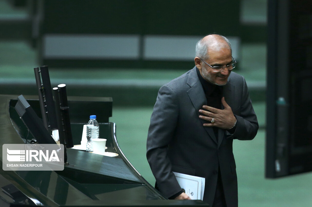 بررسی صلاحیت وزیر پیشنهادی وزارتخانه &laquo;آموزش و پرورش&raquo;/سعیدی(مخالف):آیا می&zwnj;خواهد به سراغ جیب والدین برود؟/بنایی(موافق): حاجی میرزایی وعده تحقق مطالبات فرهنگیان را داده است