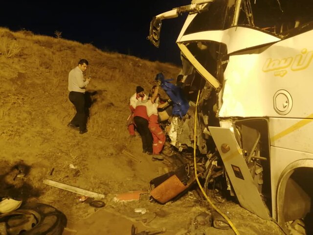 تردد ۲۱۵ هزار نفر از مرز مهران در ۲۴ ساعت گذشته/ قدردانی روحانی از میهمان&zwnj;نوازی عراقی&zwnj;ها/ فیلم: حضور دانشجویان در اربعین، مثبت است یا منفی؟