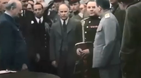 اهدای شمشمیر چرچیل به استالین در تهران