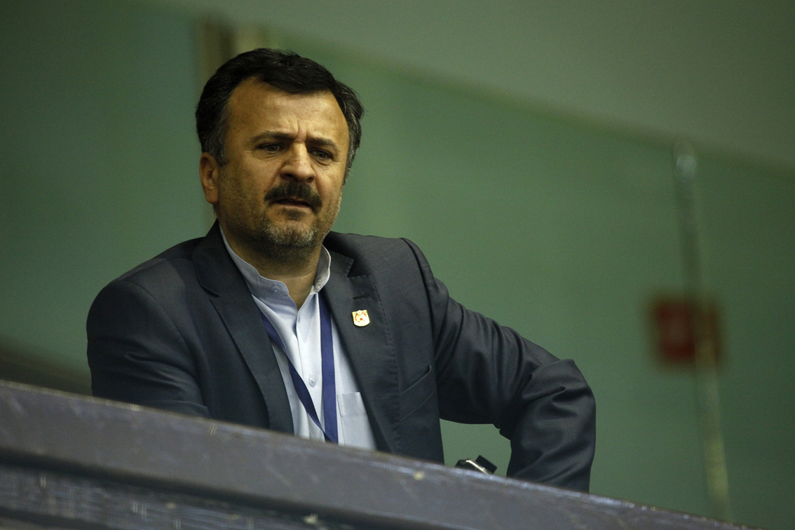 داورزنی از معاونت وزارت ورزش و جوانان استعفا کرد