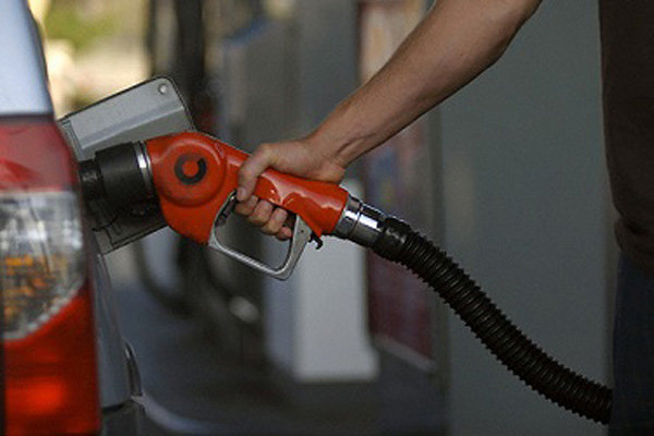 مصرف بنزین کشور به ۴۴ میلیون لیتر رسید