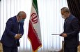 إيران | السفير الروسي في طهران يسلم رسالة من بوتين الى قائد الثورة خلال لقائه ولايتي