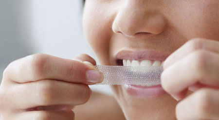                                                   ۵ راه سفید کردن طبیعی دندان‌ها در خانه                                       