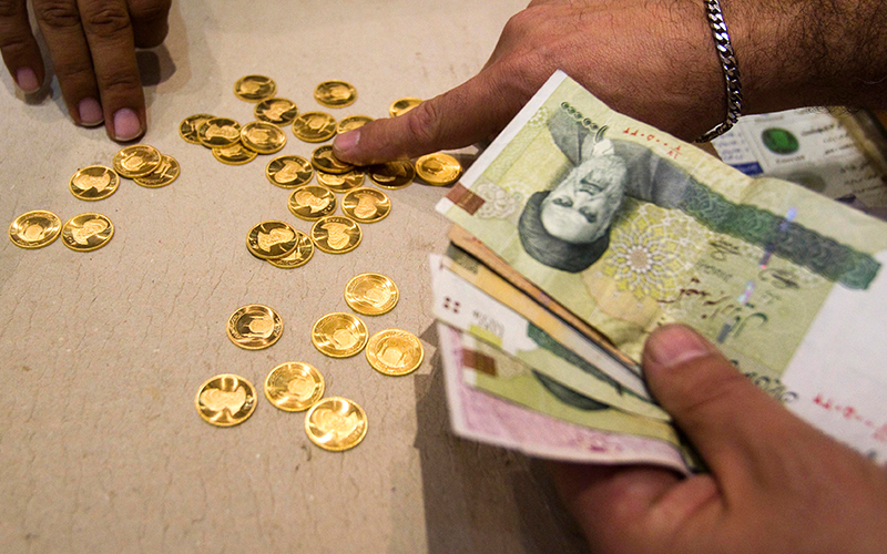 کاهش قیمت انواع طلا و سکه در بازار تهران