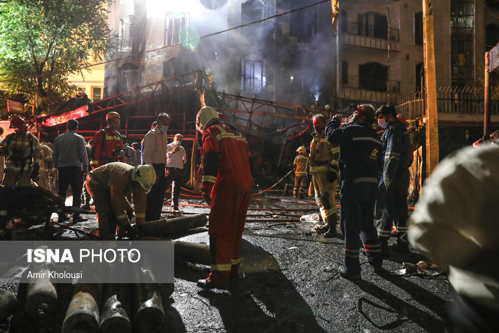 انفجار مهیب در کلینیکی در تهران / تعداد جان باختگان به 19 تن رسید / انسداد محدوده محل حادثه توسط پلیس / تکذیب شایعه «خرابکاری» توسط پلیس 8