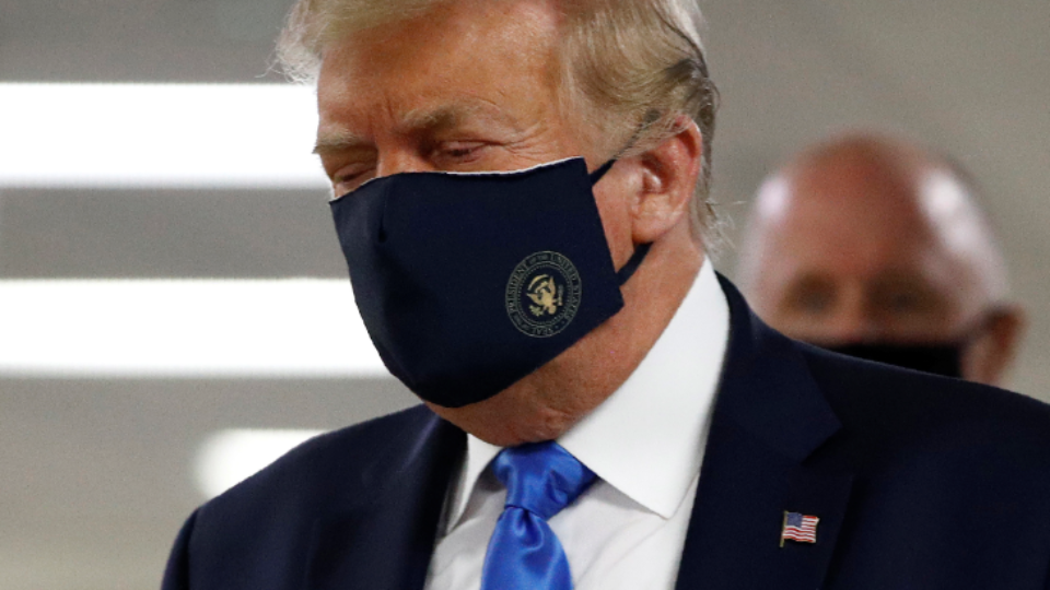 ترامپ سرانجام ماسک زد - تابناک | TABNAK