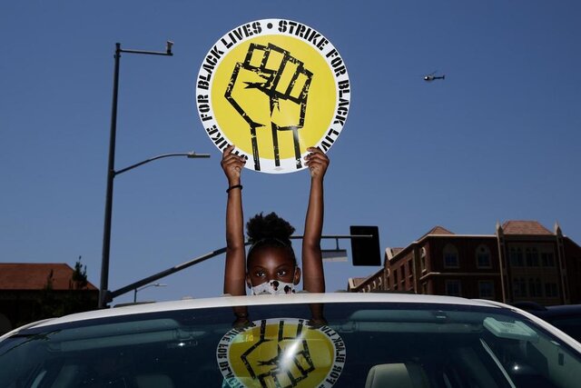                                                    اعتصاب هزاران نفری کارگران آمریکا علیه نابرابری نژادی                                       