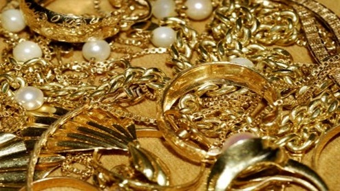 سرقت ۶ میلیاردی جواهرات توسط مادر و پسر در تهران