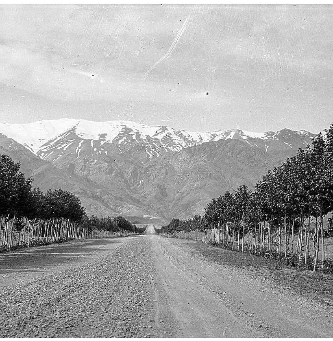                                                    اینجا خیابان ولیعصر تهران است؛ سال ۱۹۳۴                                       