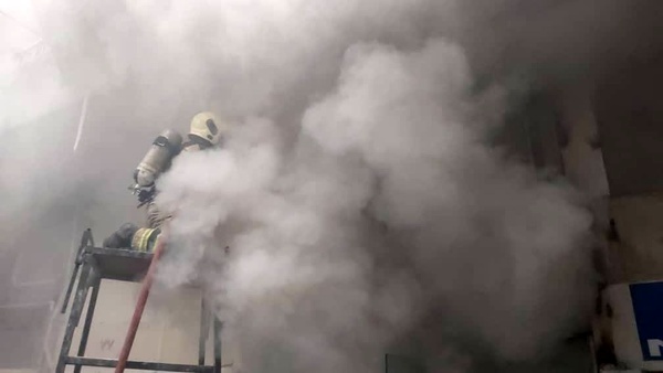                                                    آتش سوزی در یک مرکز تجاری در خیابان امیرکبیر                                       