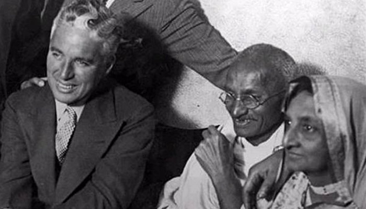 سفر تاریخی احمد قوام به روسیه / نبرد استالینگراد چگونه رقم خورد؟ / روزی که به گاندی شلیک شد / شش گانگستر معروف تاریخ / آخرین سفر کشتی تایتانیک در تصاویر قدیمی / پیش‌بینی مردم دهه 1920 از آینده دنیا