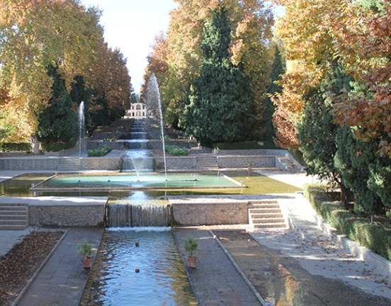                                                    باغ شاهزاده ماهان؛ نگینی زیبا در دل کویر کرمان                                       