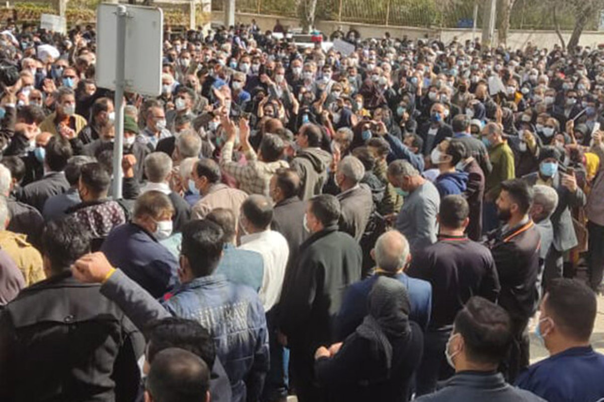                                                    تجمع تعدادی از معلمان در شیراز                                       
