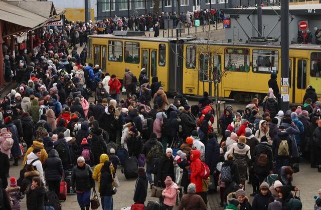 حمله موشکی روسیه به یک پایگاه نظامی در شرق کی&zwnj;یف/۳۸ کشور روسیه و بلاروس را تحریم ورزشی کردند/زلنسکی: ما به هر قیمتی به جنگ ادامه خواهیم داد/سازمان ملل: بیش از دو میلیون اوکراینی کشور خود را ترک کرده اند