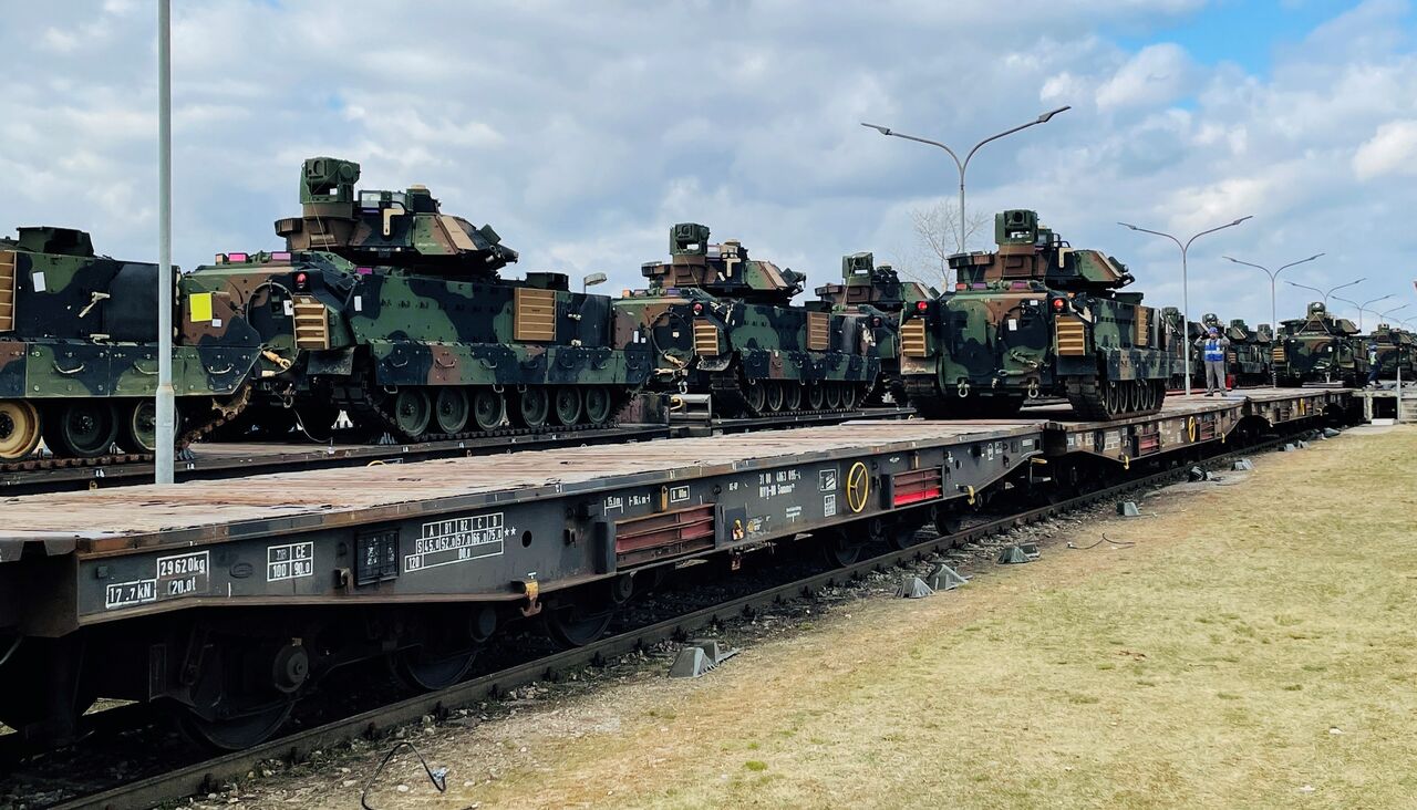 ارسال نفربرهای جنگی آمریکا به مرز چک / درخواست رئیسجمهور اوکراین برای مذاکره فوری با روسیه/قطع دسترسی اوکراین به دریای آزوف/هشدار دبیر کل سازمان ملل درباره فروپاشی سیستم غذای جهانی ارسال نفربرهای جنگی آمریکا به مرز چک / درخواست رئیسجمهور اوکراین برای مذاکره فوری با روسیه/قطع دسترسی اوکراین به دریای آزوف/هشدار دبیر کل سازمان ملل درباره فروپاشی سیستم غذای جهانی