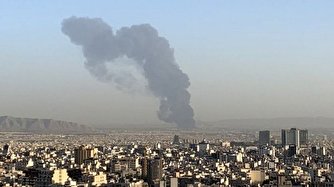 پالایشگاه تهران طعمه حریق شد/ ستون دود در سراسر پایتخت قابل رویت است/ اعزام آتش نشانان ۶ ایستگاه به پالایشگاه/ باید گازوئیل مخزن بسوزد تا آتش تمام شود!