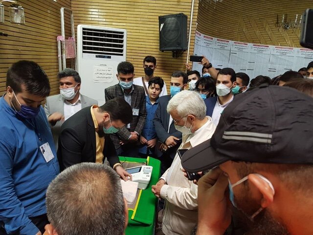 همراه داشتن شناسنامه، شماره ملی، ماسک و خودکار برای رأی دادن الزامی است/ کدام مسئولان تاکنون رأی داده&zwnj;اند؟؛ از خاتمی&zwnj;های چپ و راست تا فرماندهان عالی نظامی/ رضایی، رئیسی و همتی پس از شرکت در انتخابات چه گفتند؟