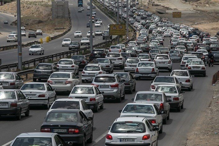                                                    ترافیک سنگین در محور قزوین - کرج - تهران                                       