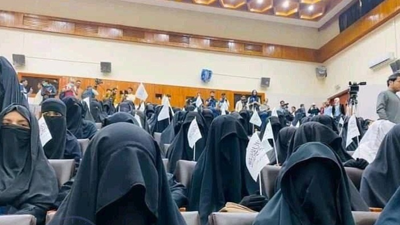 تجمع زنان طرفدار طالبان در دانشگاه کابل