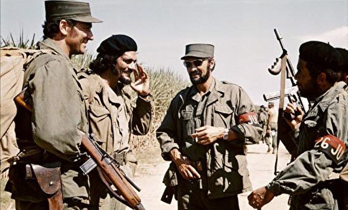 شلیک مشهور صدام حسین با تفنگ / چرا مردم در عکس‌های قدیمی لبخند نمی‌زدند؟ / پانچو بی‌یا رهبر انقلاب مکزیک / عملیات خلیج خوک‌ها / لحظات سانحه هیندنبورگ