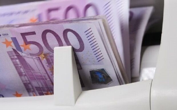 قیمت دلار در بازار امروز شنبه یکم آبان ۱۴۰۰/ یورو به کانال ۳۱ هزار تومان رسید