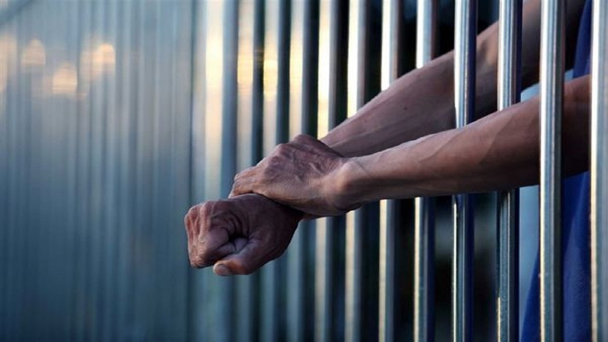                                                   آزادی زندانی که ۱۱ سال اعتراف نکرد                                       