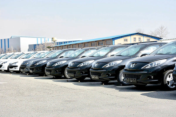 خودروسازان لیست قیمت‌های جدید خود را منتشر کردند/ خودرو ۱۰ تا ۵۰ میلیون تومان گران‌تر شد!