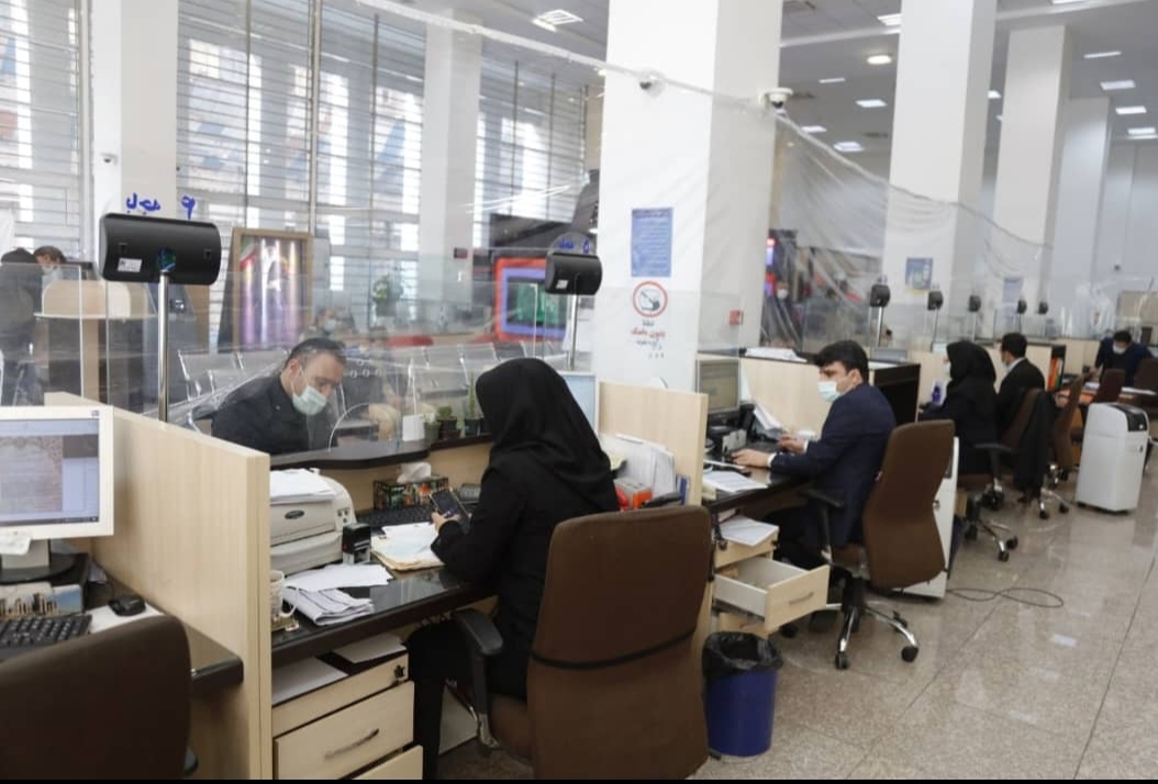 شعب منتخب بانک صادرات ایران جمعه، 5 فروردین هم دائرند