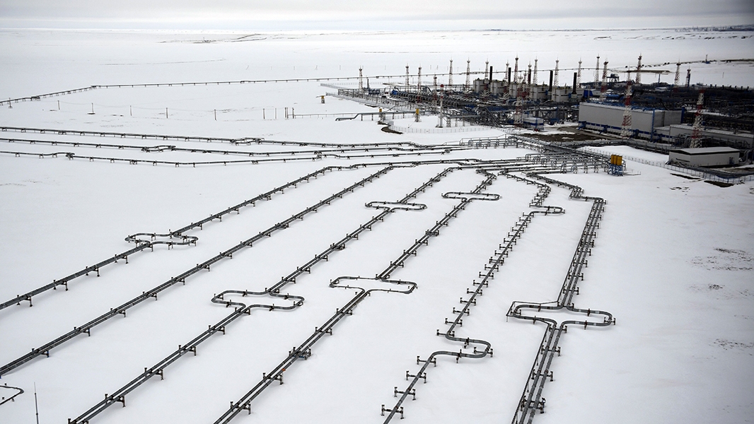 زمستان سخت مردم و صنایع اروپا؛ ضرر ۱۰۰۰ میلیارد دلاری اروپا از تحریم گازی روسیه/ تداوم بحران گاز منجر به خروج سنگین سرمایه از اروپا خواهد شد