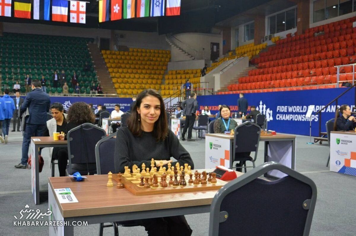 سارا خادم‌الشریعه در شطرنج قهرمانی جهان کشف حجاب کرد