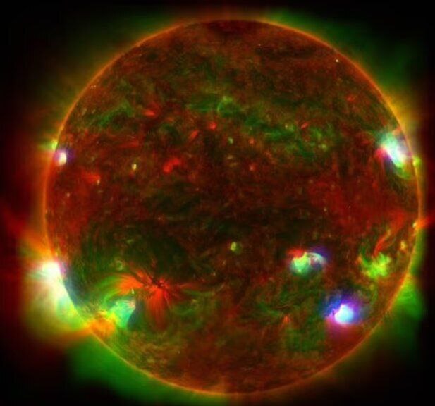 عکس ناسا از پرتوهای پنهان خورشید