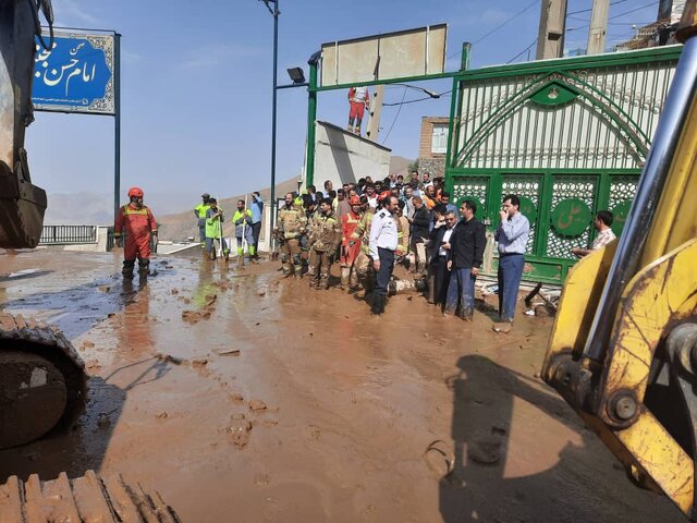 تشکیل جلسه ستاد بحران با حضور وزیر کشور/ افزایش شمار جان باختگان به ۴ تن/ جاده تهران- امامزاده داوود مسدود شد/ دستور رئیس&zwnj;جمهور برای امدادرسانی به سیل&zwnj;زدگان امامزاده داوود (ع)